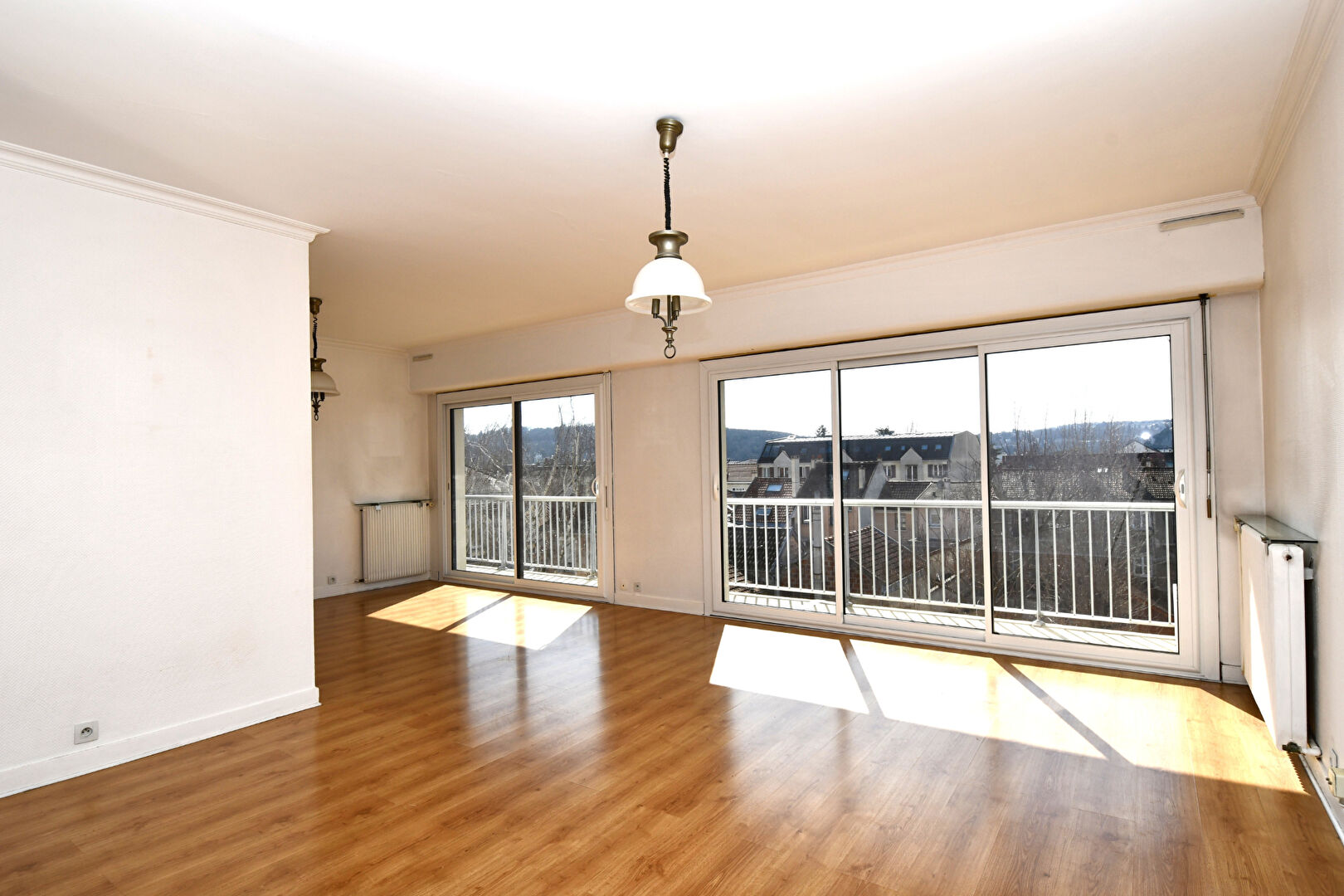 Appartement situé à Croissy-sur-Seine de 91 m² avec 3 chambres à 12 mn du RER et 3 mn du centre