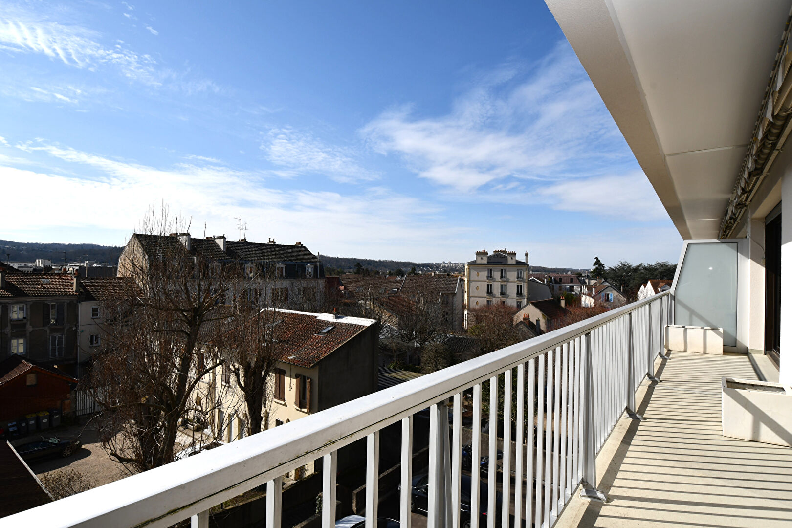 Appartement situé à Croissy-sur-Seine de 91 m² avec 3 chambres à 12 mn du RER et 3 mn du centre