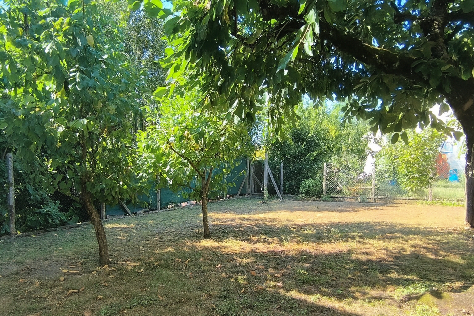 Maison située à Chatou avec 3 chambres sur 589m² de terrain.