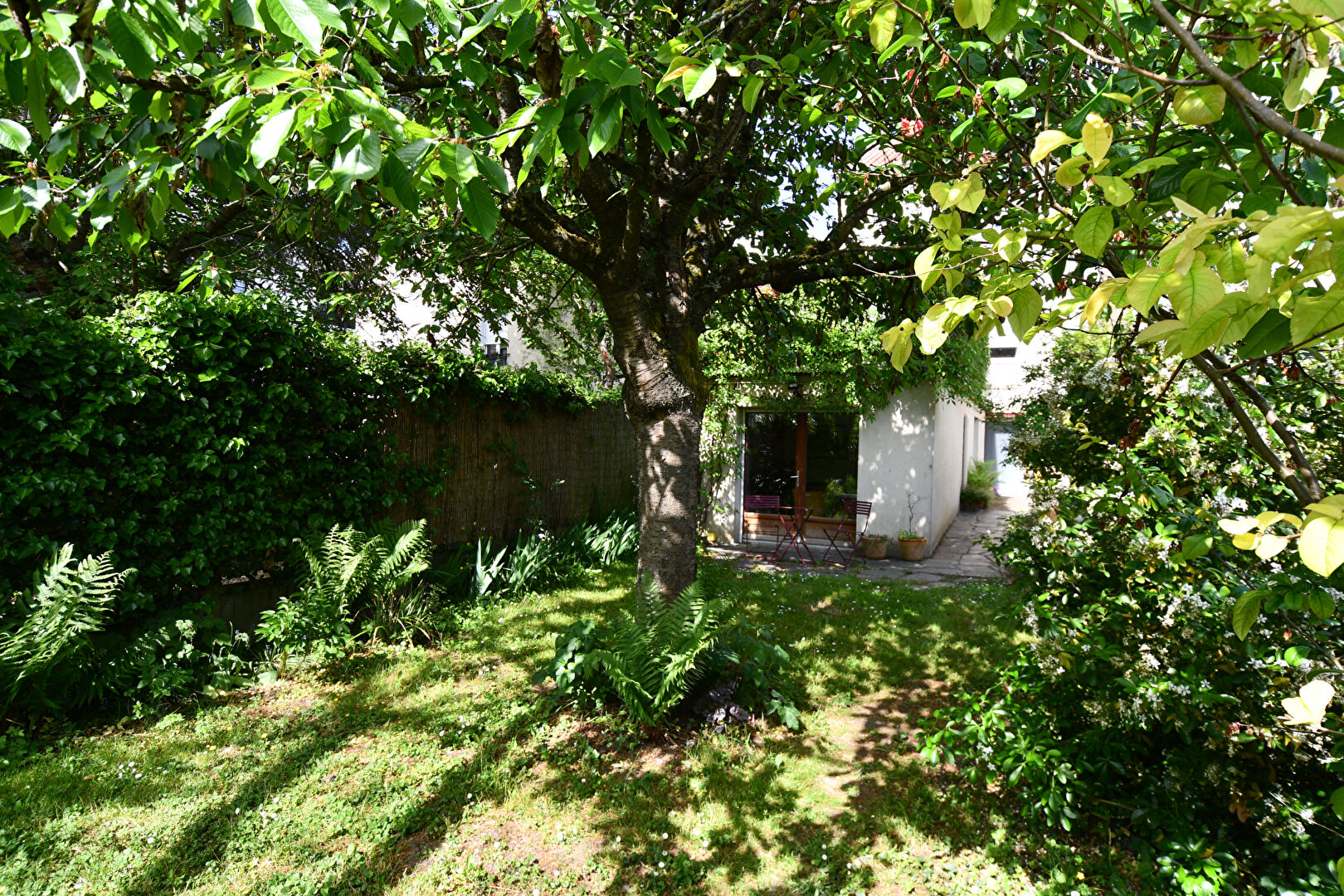 Maison située à CHATOU de 153 m² avec 4 chambres sur un terrain de 775 m²