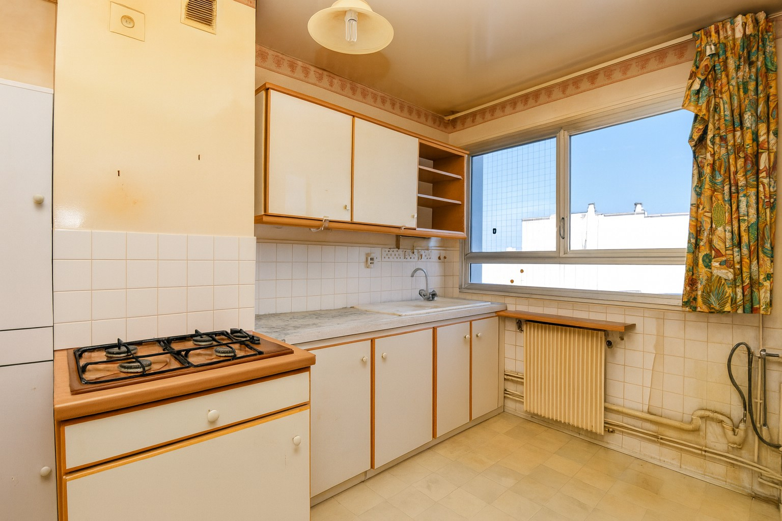 Appartement situé à Chatou 3 pièces de 69 m2 au 4ème étage avec ascenseur à 3 mn du RER