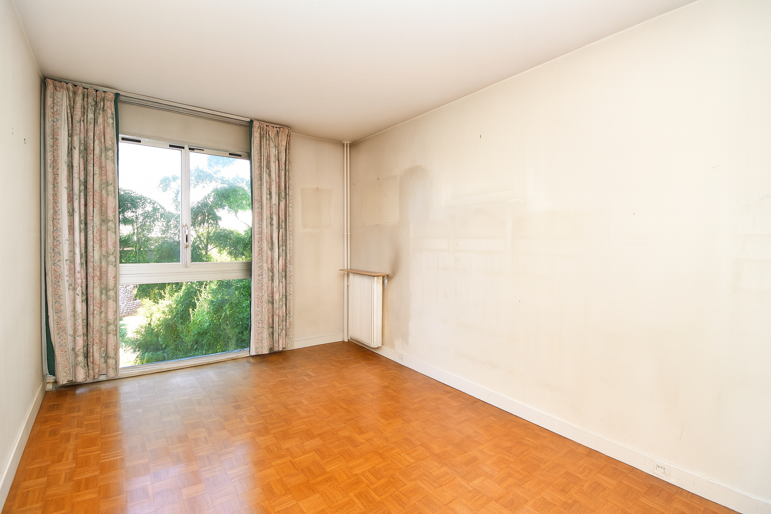 Appartement situé à Chatou 3 pièces de 69 m2 au 4ème étage avec ascenseur à 3 mn du RER