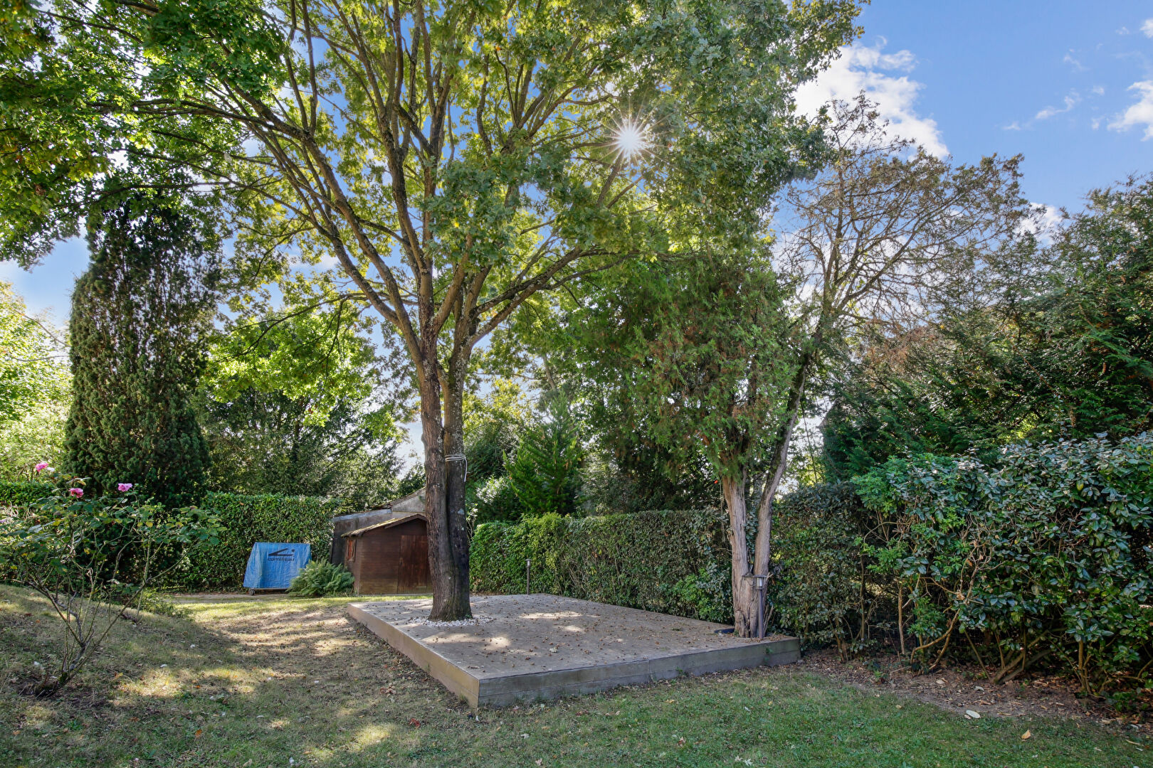 A CHATOU  Maison familiale de 176 m² au sol avec grand jardin sans vis-à-vis, Lisière du Vésinet