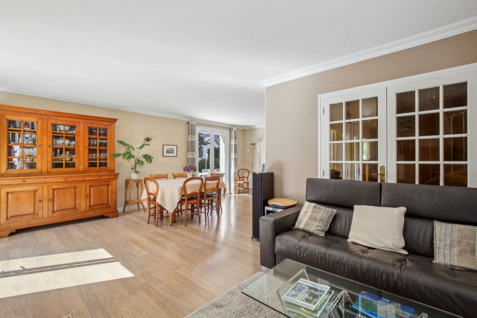 A CHATOU  Maison familiale de 176 m² au sol avec grand jardin sans vis-à-vis, Lisière du Vésinet