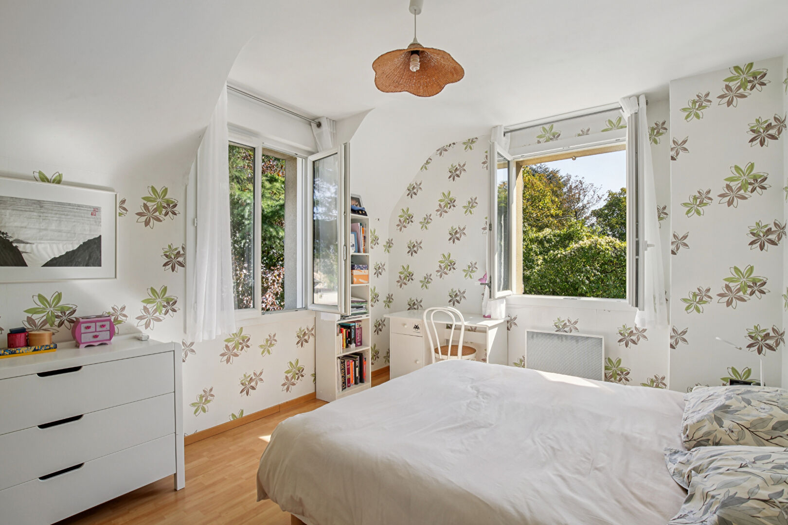 A CHATOU  Maison familiale de 176 m² au sol avec grand jardin sans vis-à-vis, Lisière du Vésinet