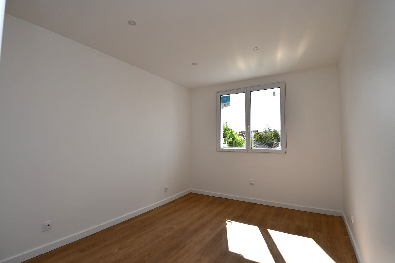 Carrières-sur-Seine – Maison rénovée 120 m² avec sous-sol et jardin