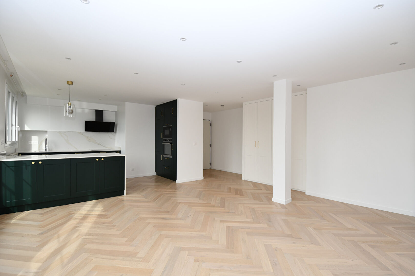 BAS DE CHATOU Appartement 4 pièces d’exception de 80 m² au dernier étage avec ascenseur à 5 min du RER