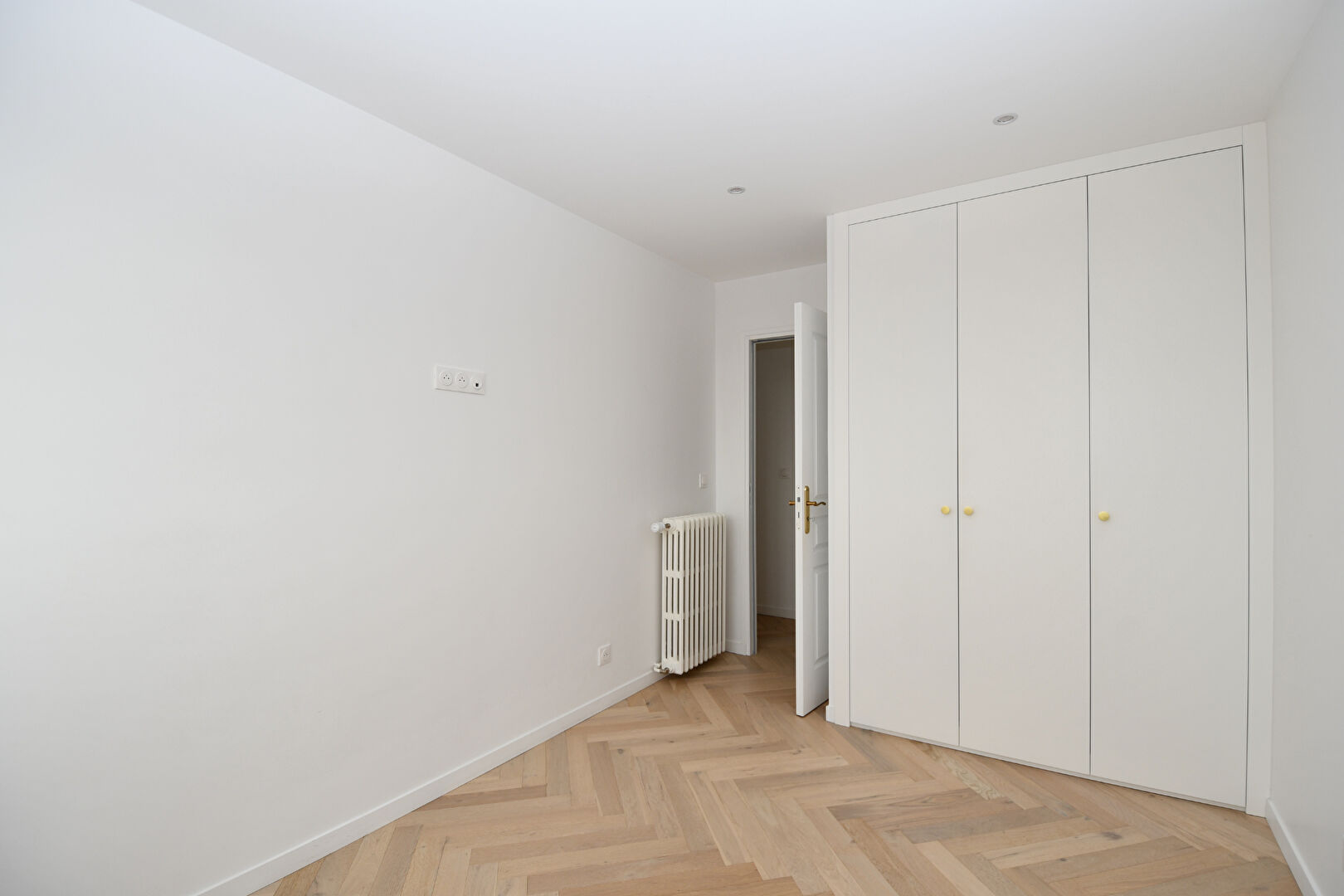 BAS DE CHATOU Appartement 4 pièces d’exception de 80 m² au dernier étage avec ascenseur à 5 min du RER