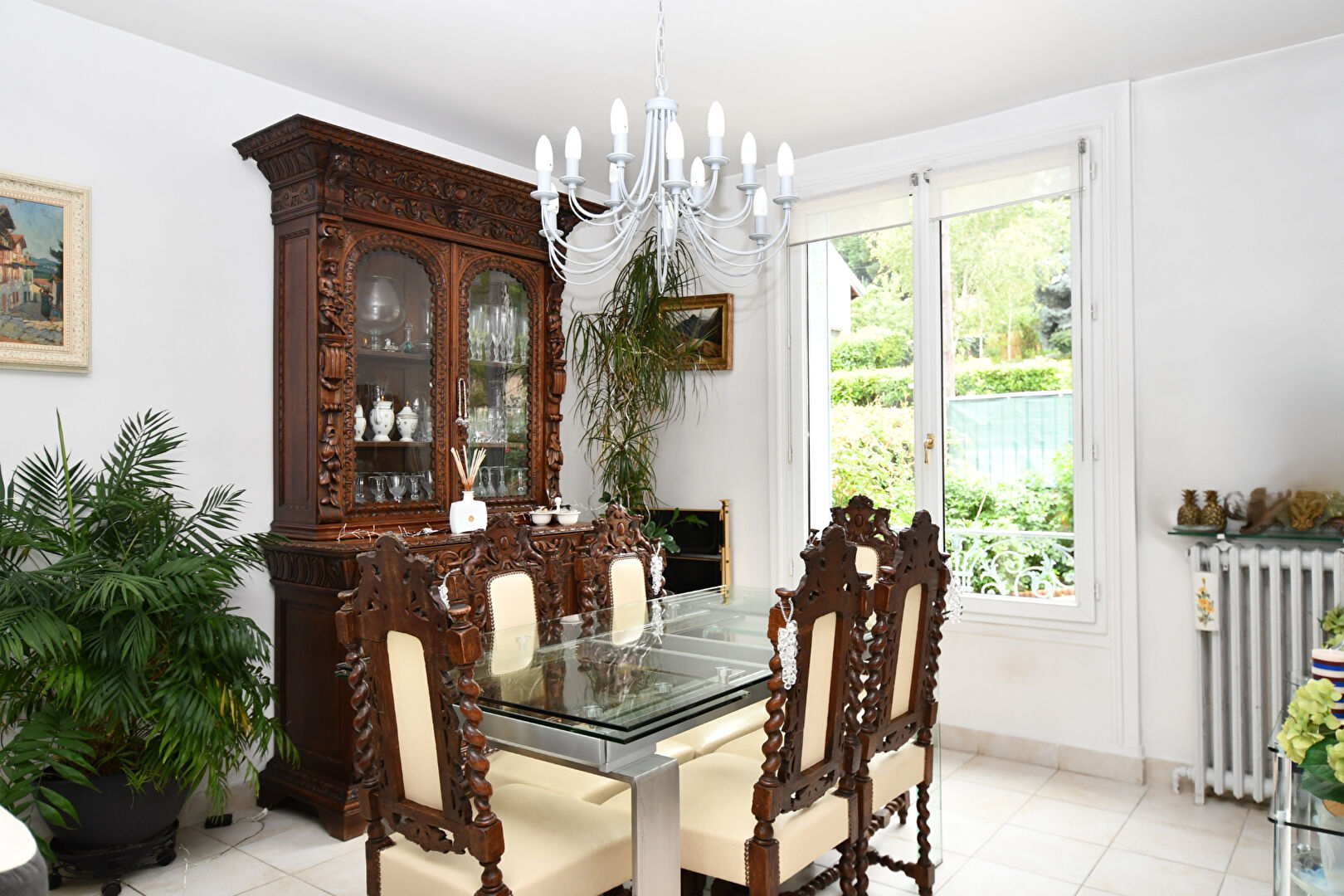 Chatou charmante  maison lumineuse  de 124 m²  au sol avec 3 chambres sur un terrain de 318 m² avec lumière et vue Seine