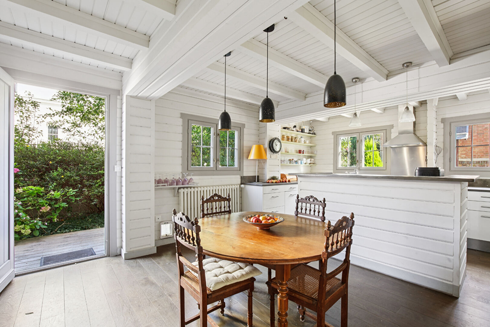 Maison de 326 m2 au sol située BAS DE CHATOU  à  3 mn centre ville et du RER