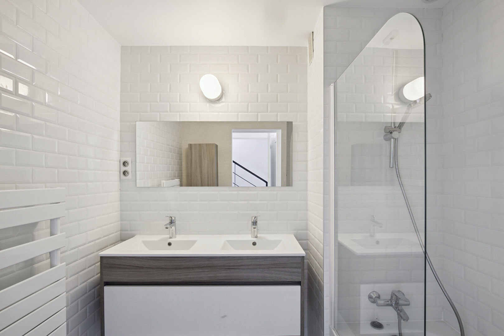 Superbe APPARTEMENT 5 pièces en duplex lumineux de 124 m² avec terrasse couverte  de 28 m² plein sud