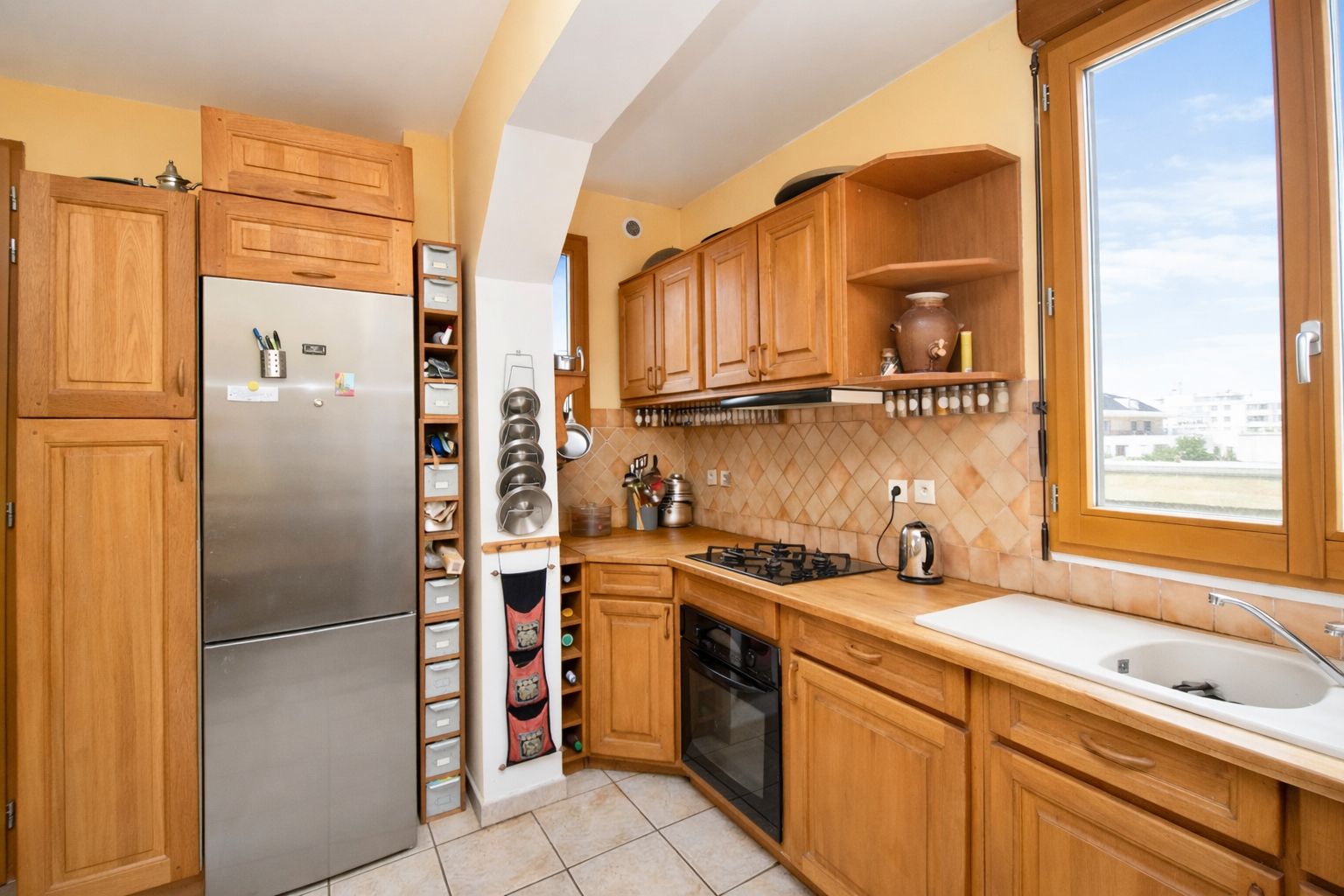 CHATOU – MAISON DE CHARME – 138 M² – TERRAIN 434 M² – DEPENDANCE AMENAGEE