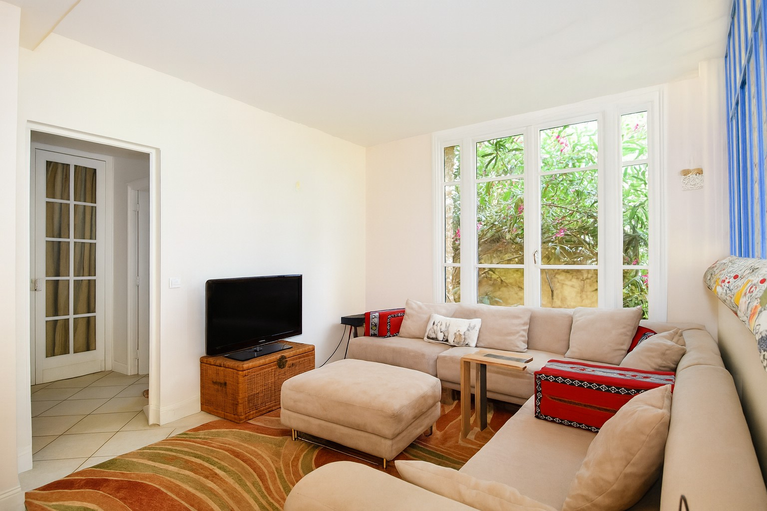 Maison familiale de caractère , Triangle d’Or des Bas de Chatou ,7 chambres ? 590 m² de terrain