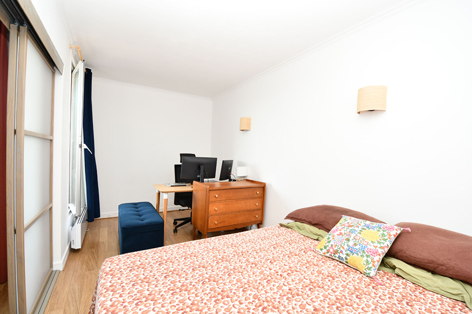 Appartement situé en hyper centre de Chatou de 70 m2 avec 2 chambres  au 4ème étage avec ascenseur