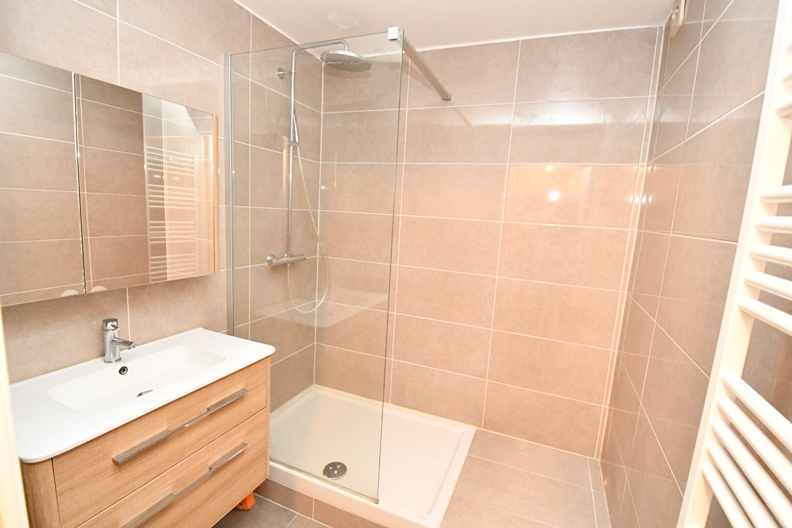 CROISSY SUR SEINE Appartement 2 pièces de 51 m² avec un grand Box