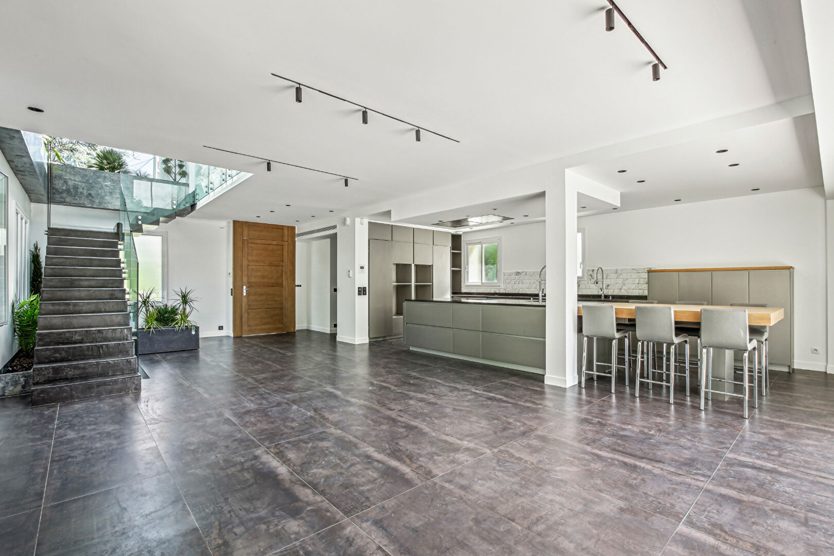 Maison d’architecte de 261 m2  – Elégance, lumière et belles prestations à 12 mn du RER