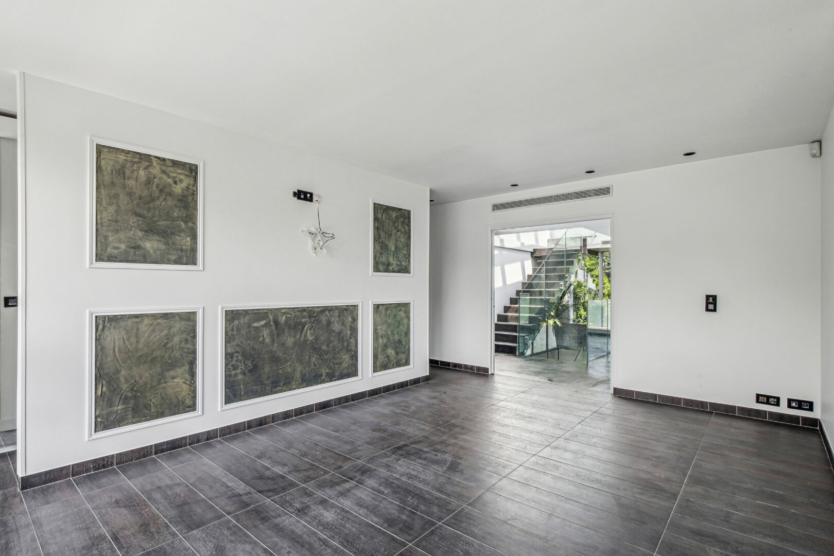 Maison d’architecte de 261 m2  – Elégance, lumière et belles prestations à 12 mn du RER