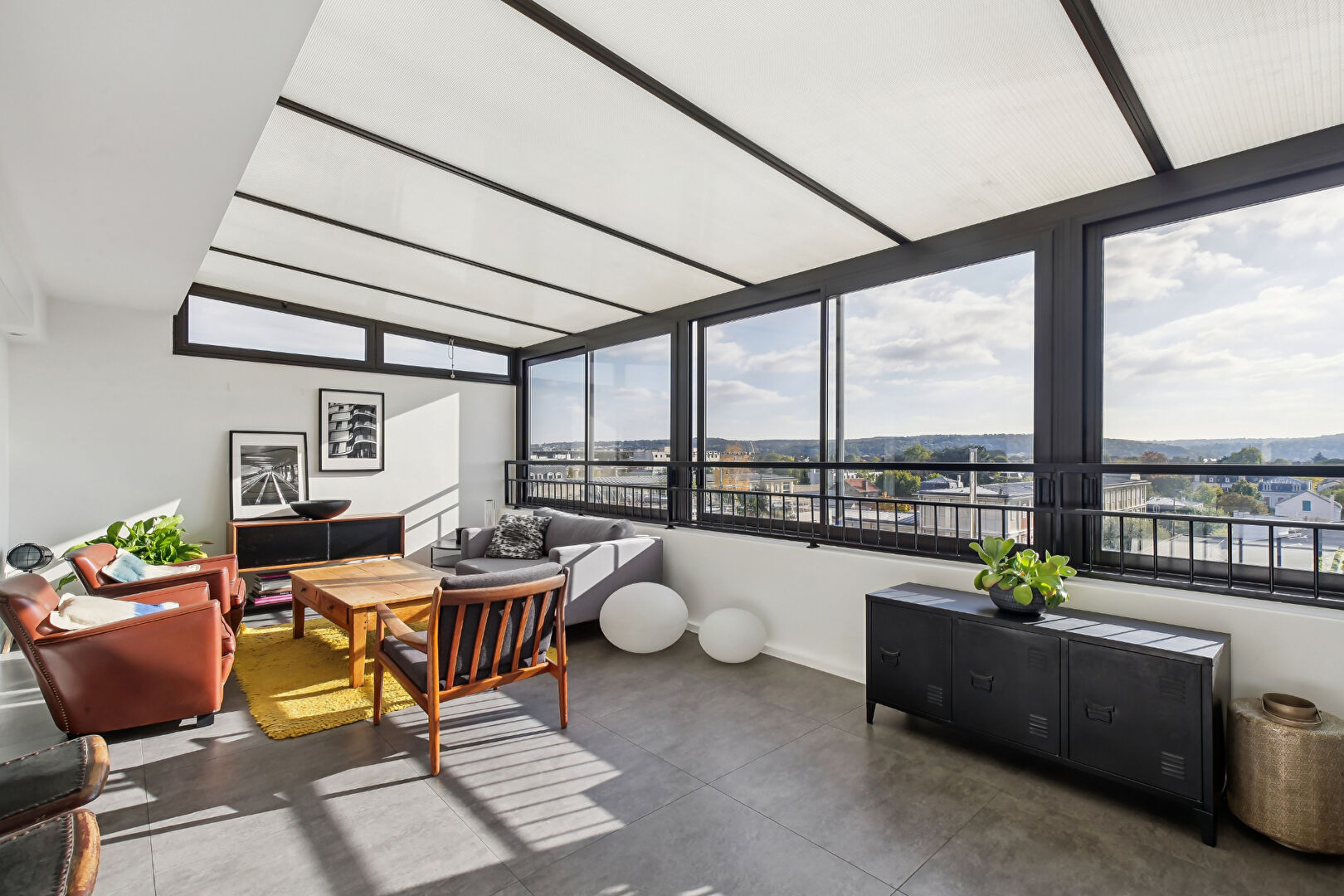 Superbe APPARTEMENT 5 pièces en duplex lumineux de 124 m² avec terrasse couverte  de 28 m² plein sud