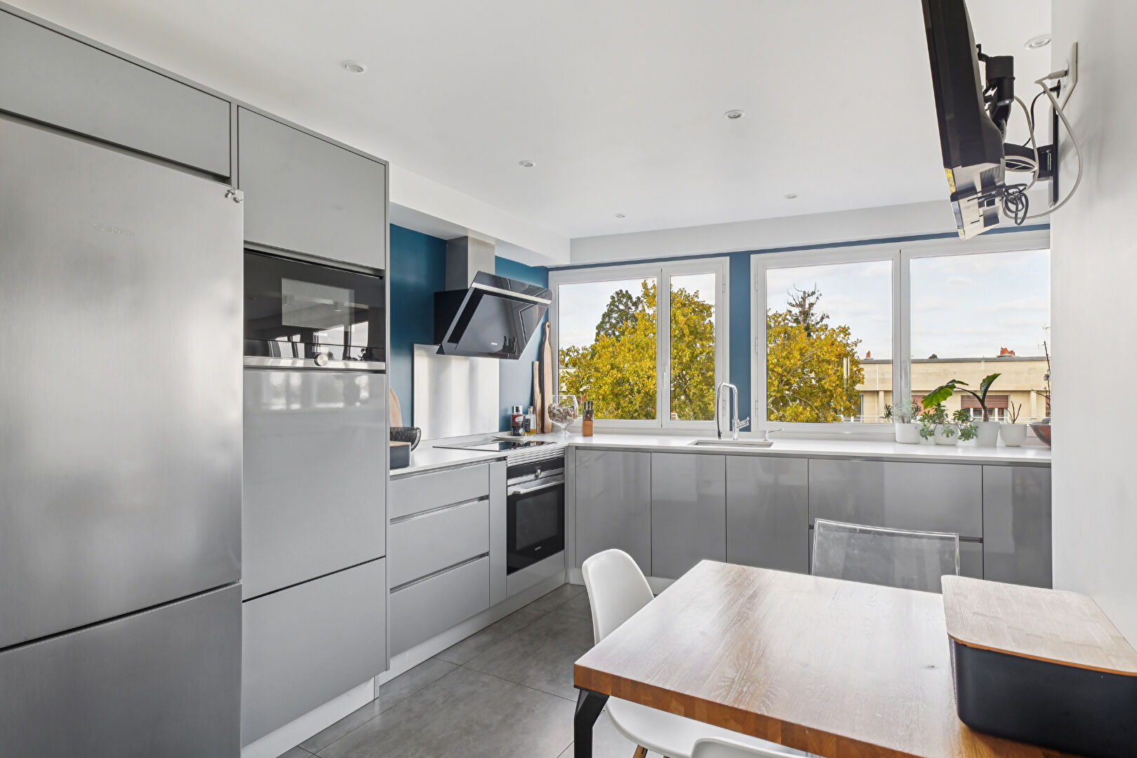 Superbe APPARTEMENT 5 pièces en duplex lumineux de 124 m² avec terrasse couverte  de 28 m² plein sud