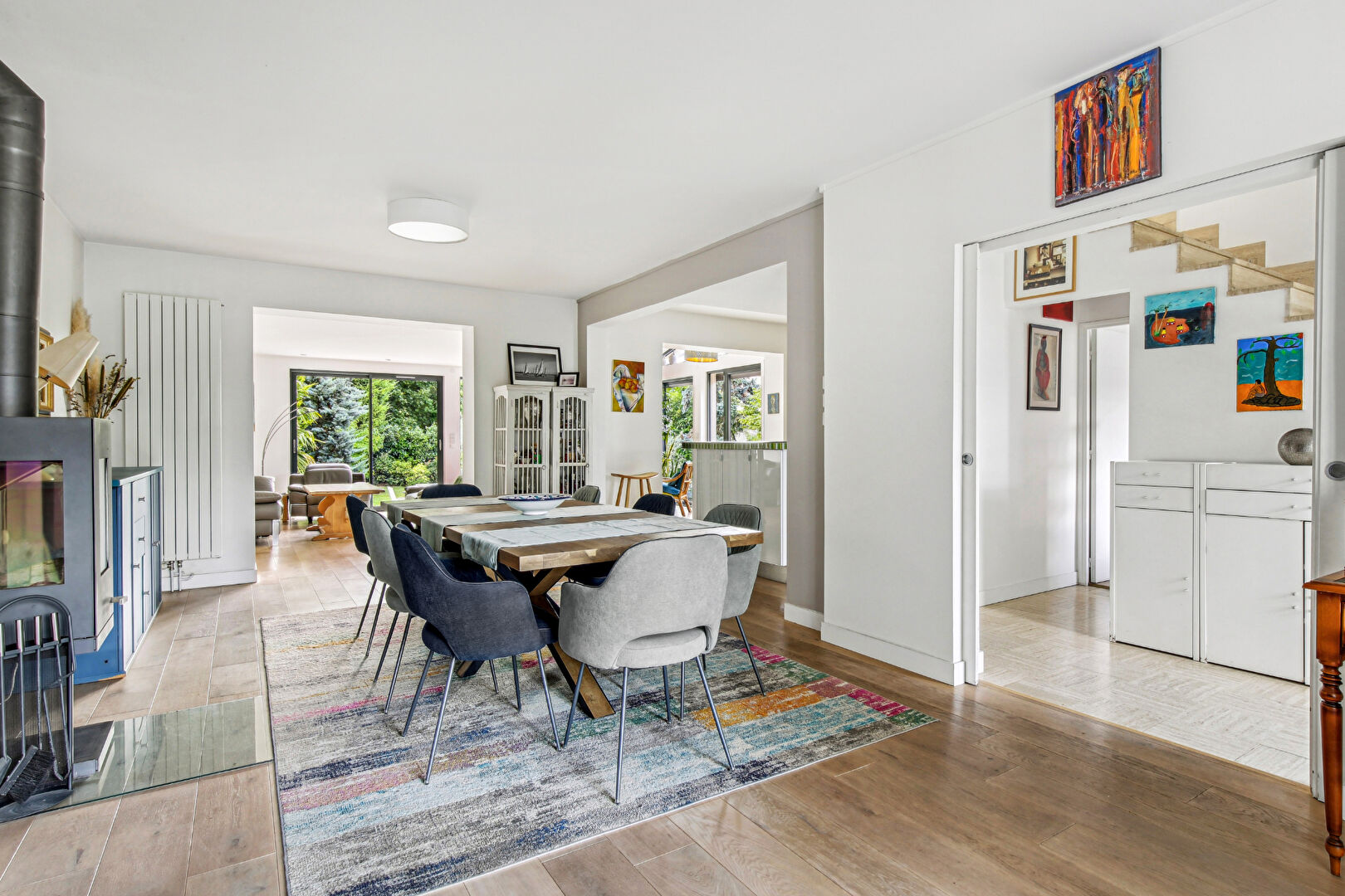 Maison située à Montesson avec 4 chambres de 225 m2 sur  un terrain de 941 m² à 5 mn du centre ville