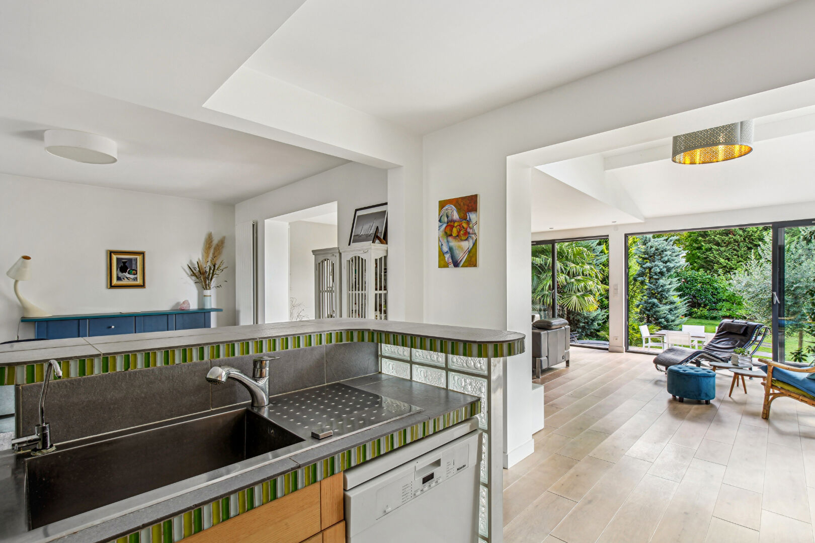 Maison située à Montesson avec 4 chambres de 225 m2 sur  un terrain de 941 m² à 5 mn du centre ville