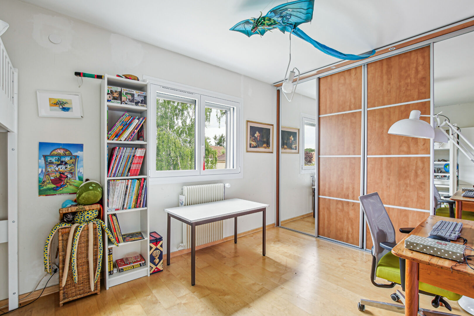 Maison  familiale  de 241 m2 avec 6 chambres sur un terrain de 801 m² à 5 mn du centre ville