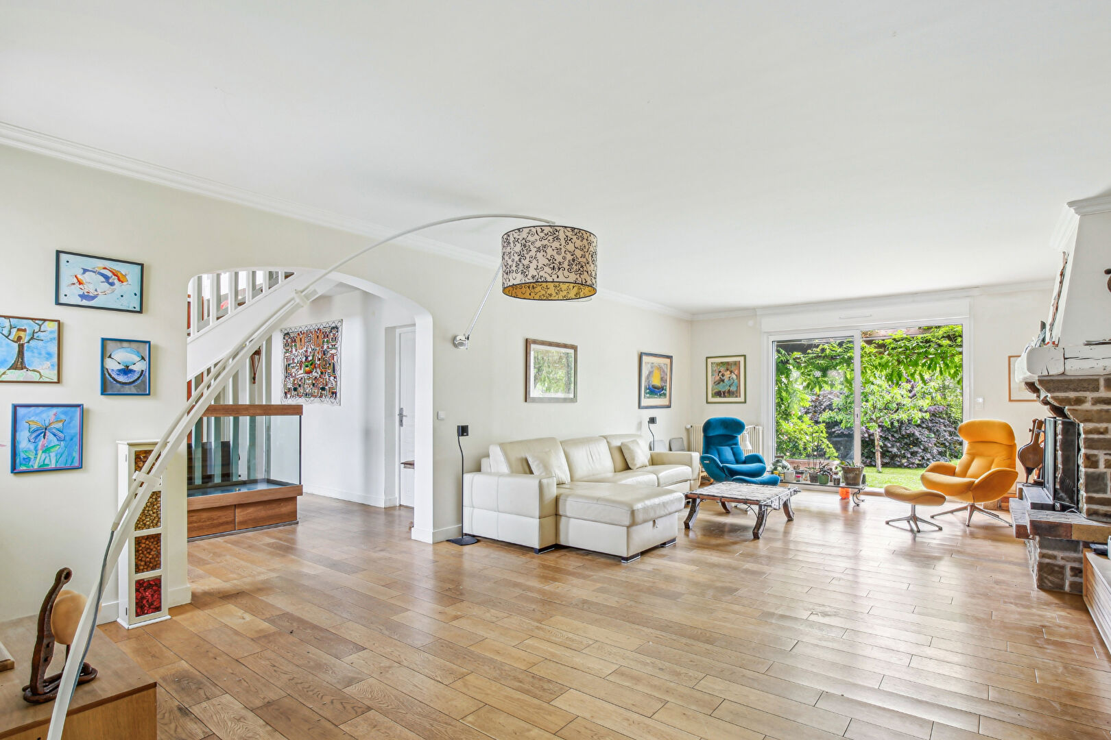 Maison  familiale  de 241 m2 avec 6 chambres sur un terrain de 801 m² à 5 mn du centre ville