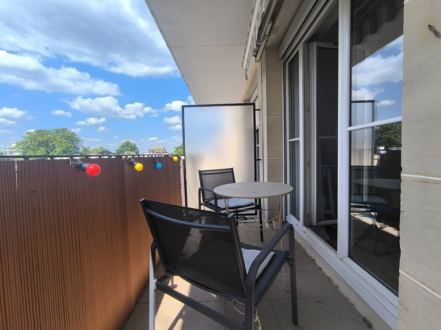 Bas de CHATOU Appartement Chatou 4 pièces de 87.02 m2