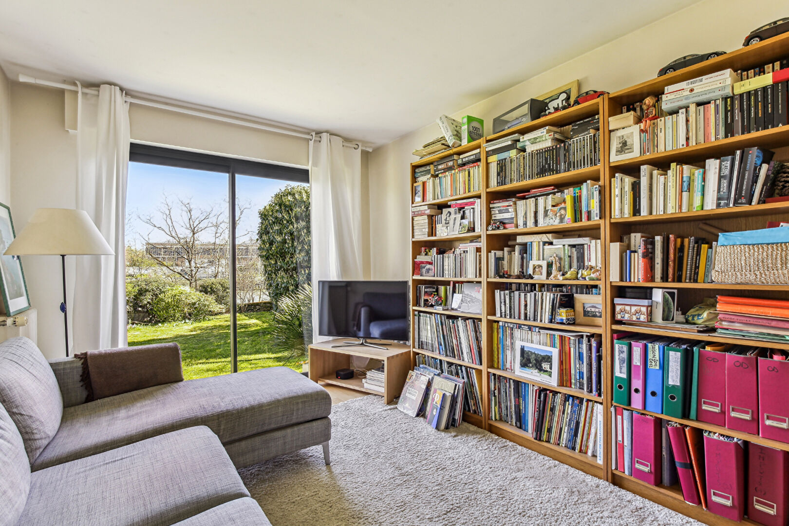 Maison d’architecte située à CHATOU avec 4 chambres de 184 m2 sur 914 M² de terrain à 11 mn du RER