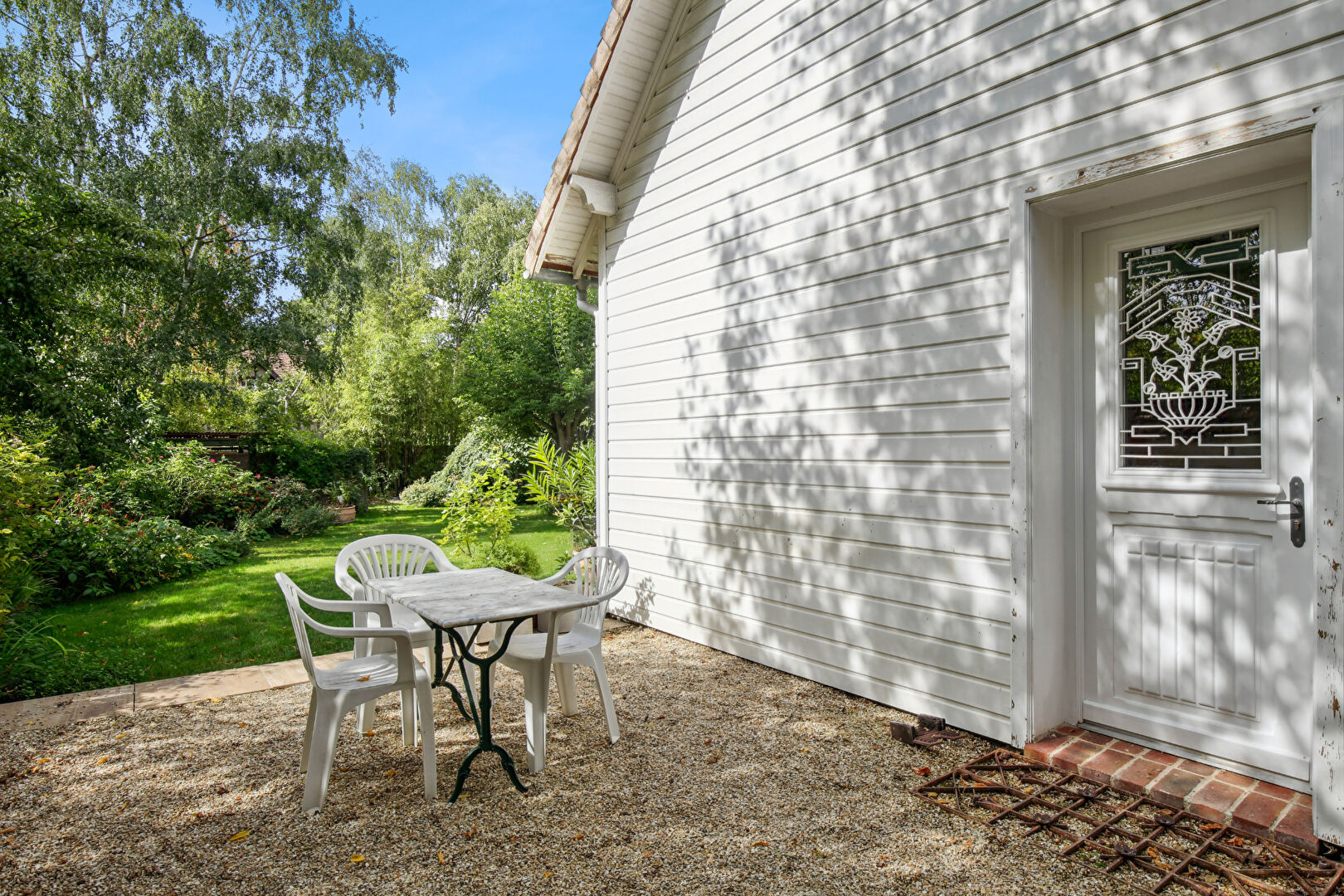 BAS DE CHATOU Maison familiale de charme avec un terrain de 800 m² au calme à 13 min à pied du RER