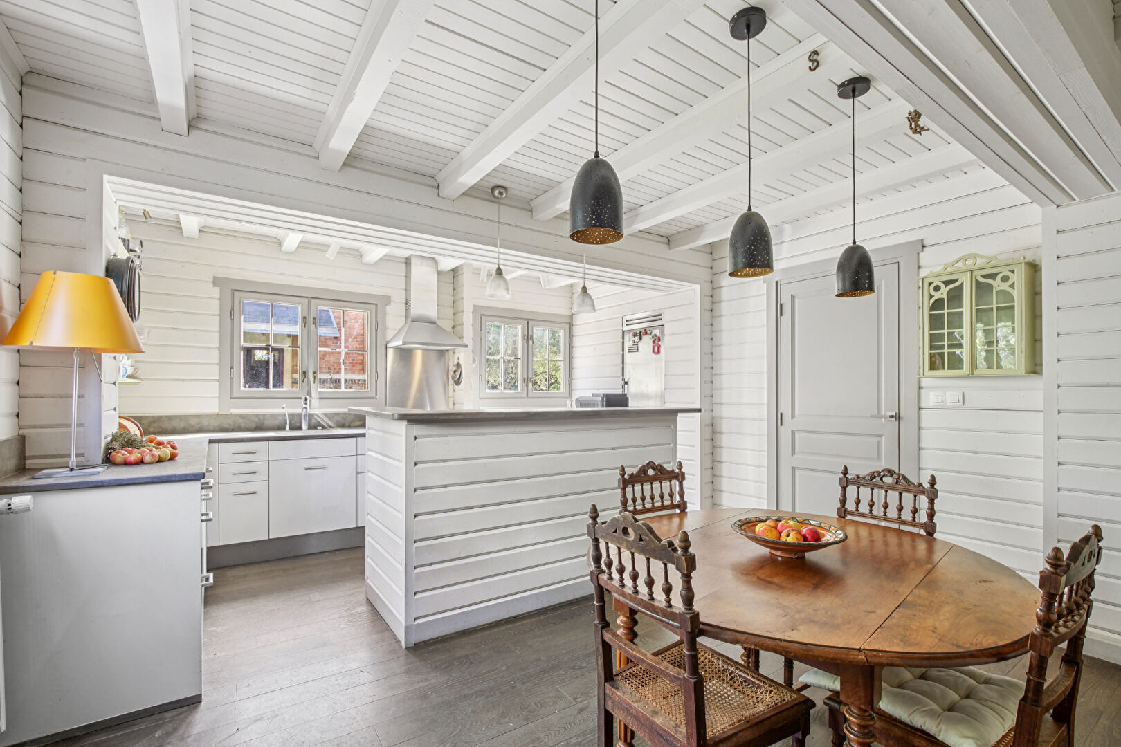 Maison de 326 m2 au sol située BAS DE CHATOU à 3 mn centre ville et du RER