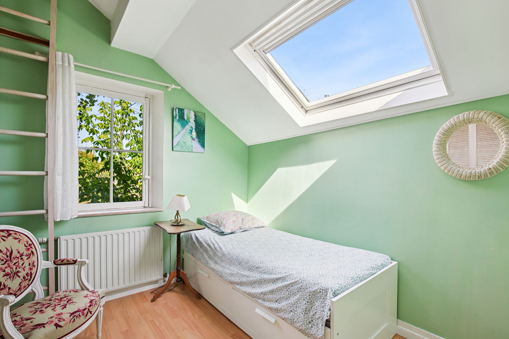 BAS DE CHATOU Maison familiale de charme avec un terrain de 800 m² au calme à 13 min à pied du RER