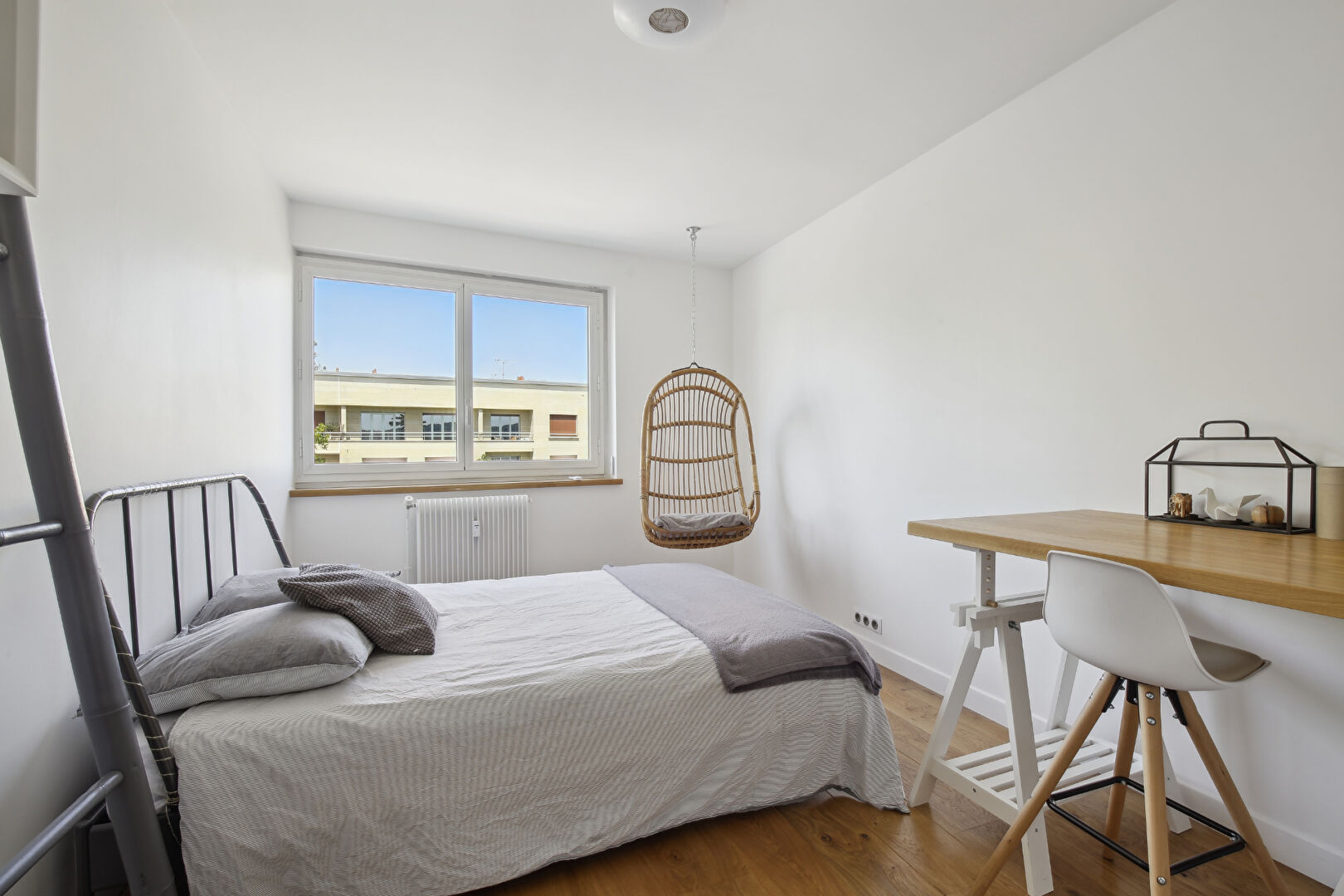 Superbe APPARTEMENT 5 pièces en duplex lumineux de 124 m² avec terrasse couverte  de 28 m² plein sud à 8 mn RER