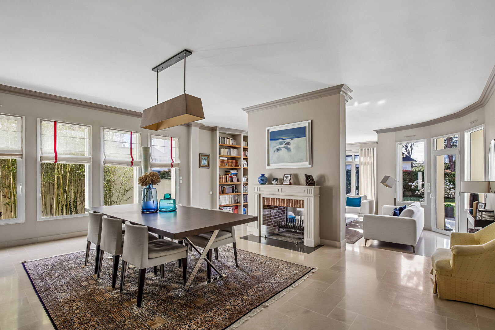 LE VESINET 4 MIN RER, MAGNIFIQUE PROPRIETE CONTEMPORAINE –  256 M² – TERRAIN 1202 M² – BELLES PRESTATIONS