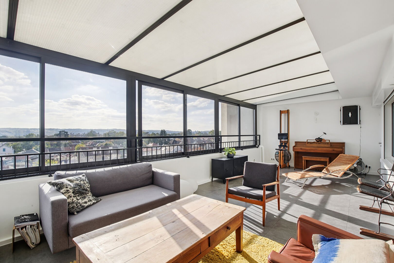 Superbe APPARTEMENT 5 pièces en duplex lumineux de 124 m² avec terrasse couverte  de 28 m² plein sud à 8 mn RER