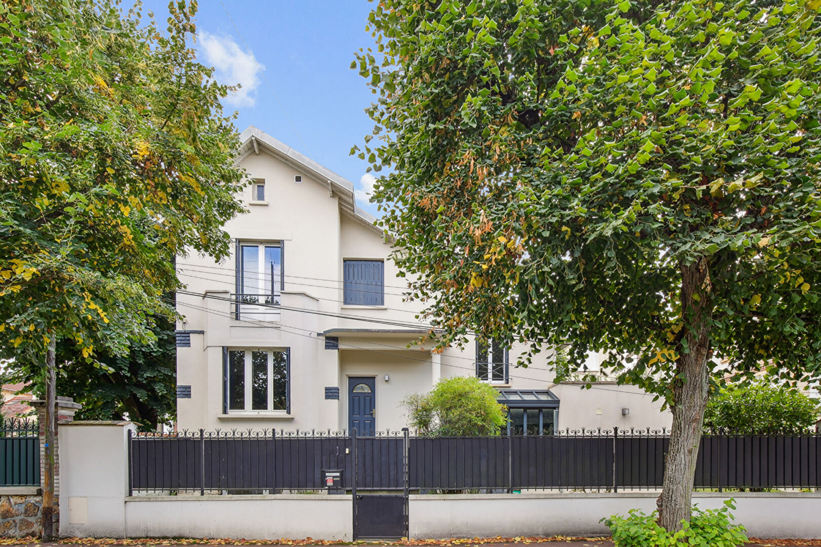 Maison de 147 m² située à Chatou  sur 290 m² de terrain à 7 mn du RER
