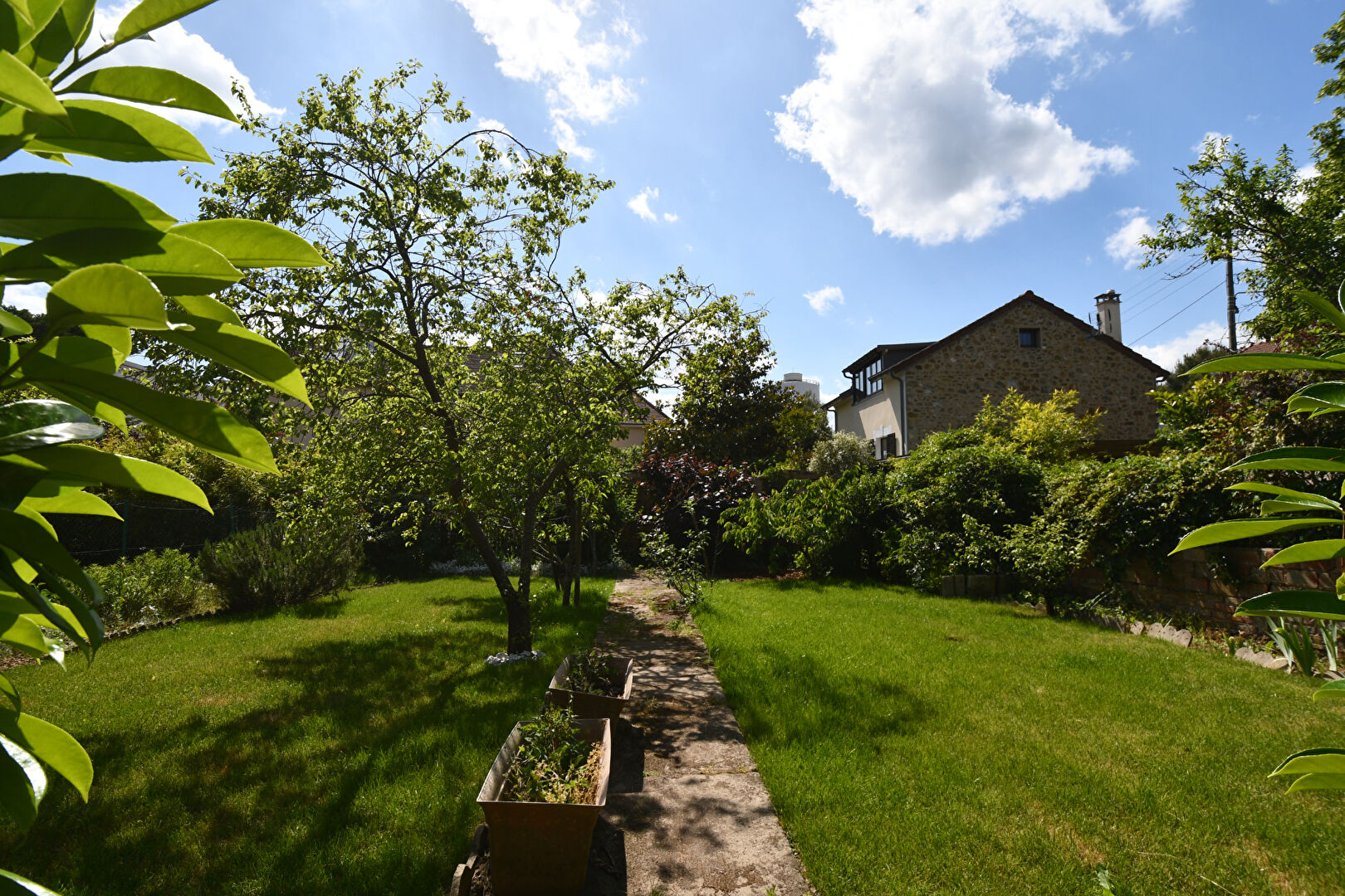 Maison de plain-pied au calme à 15 min du RER et en lisière du Vésinet