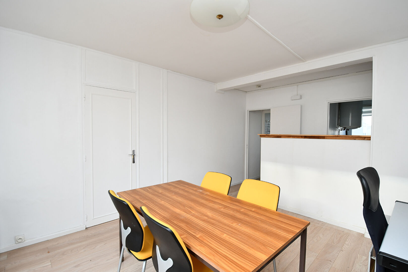 CHATOU Appartement de 42 m² avec une chambre avec cave