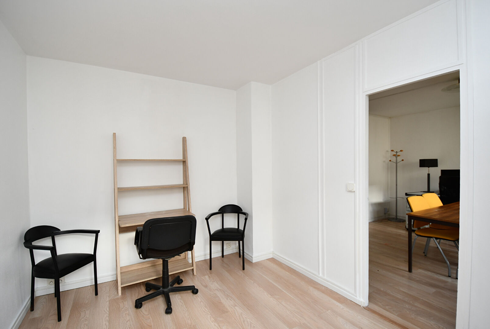 CHATOU Appartement de 42 m² avec une chambre avec cave