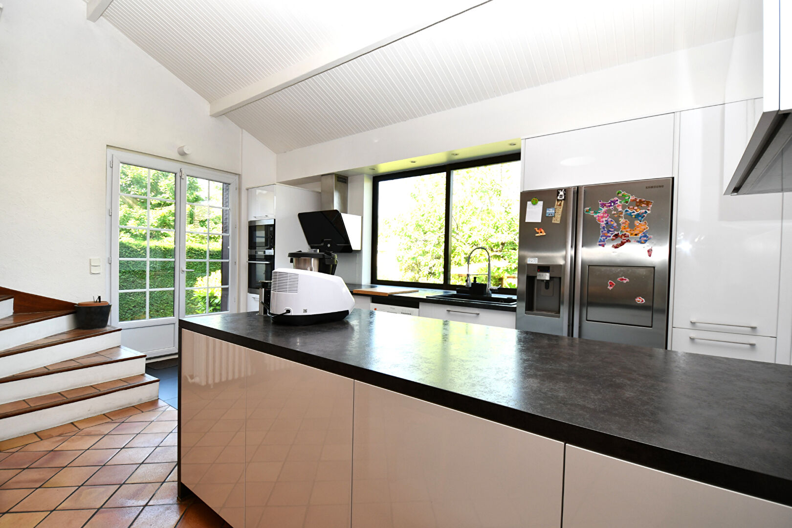 MONTESSON LIMITE LE VESINET – Maison familiale de 204 m² – proche Seine à 18 minutes à pied du RER