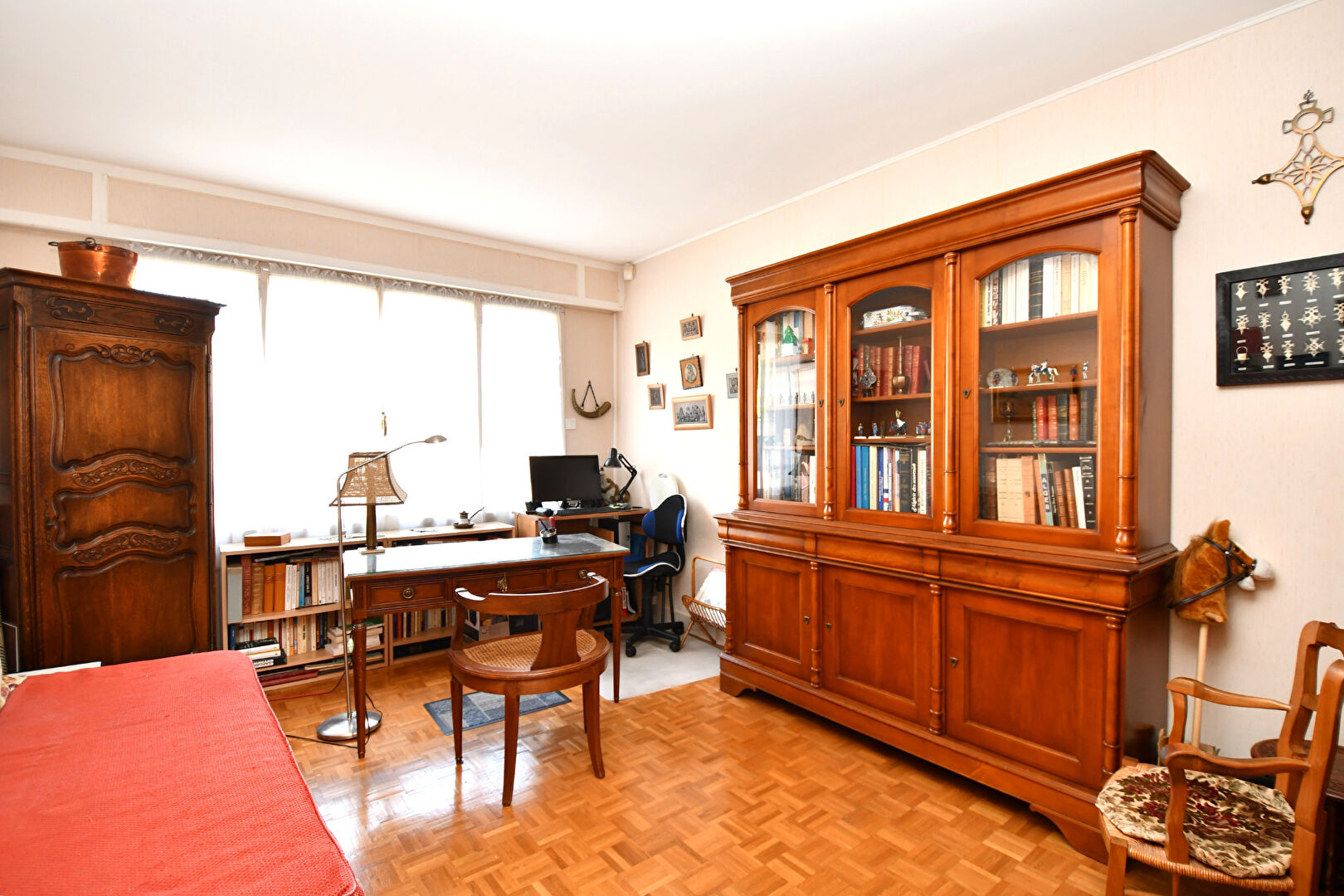 BAS DE CHATOU  Appartement 5 pièces avec balcon, cave et box