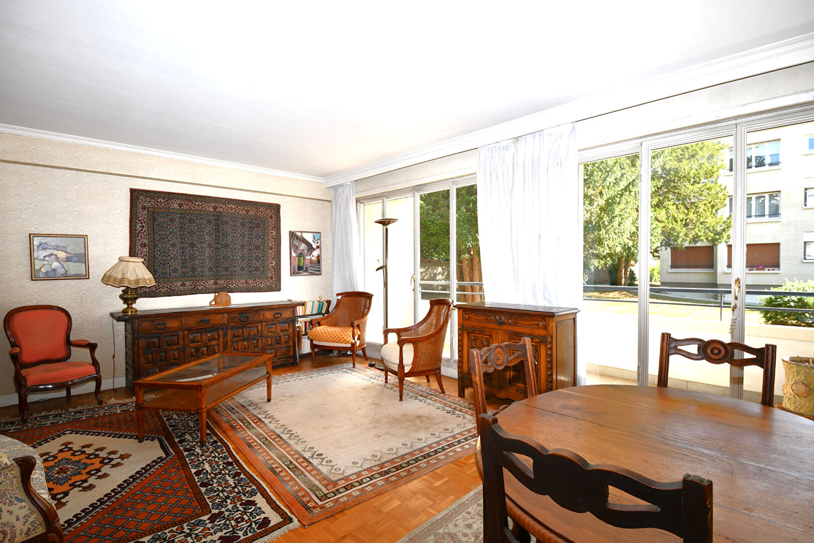 BAS DE CHATOU  Appartement 5 pièces avec balcon, cave et box