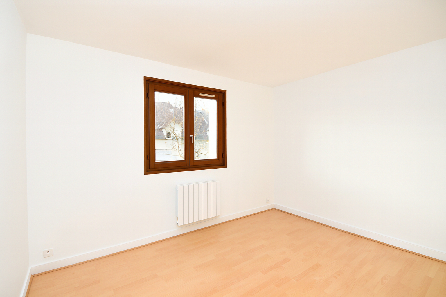 Maison située à Chatou 132 m2 au sol et 94 M² Carrez – Jardin de 80 m²  à 10 mn RER