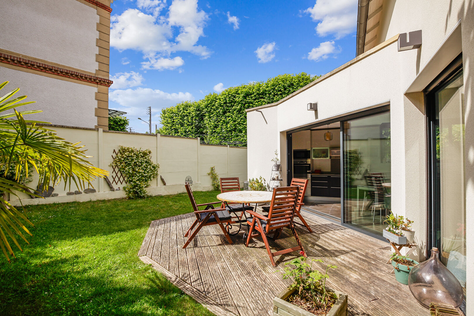 Maison de 147 m² située à Chatou  sur 290 m² de terrain à 7 mn du RER