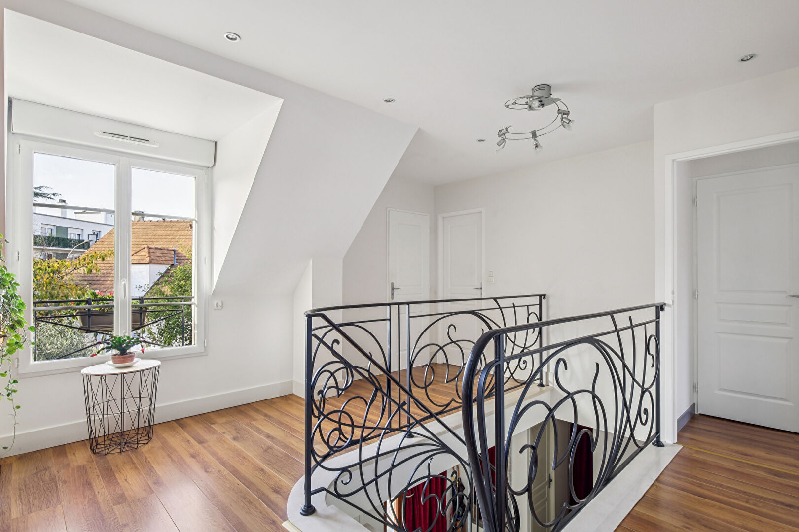 MONTESSON CENTRE VILLE, maison familiale de 173 m2  au sol avec 5 chambres sur un terrain de 420 m²