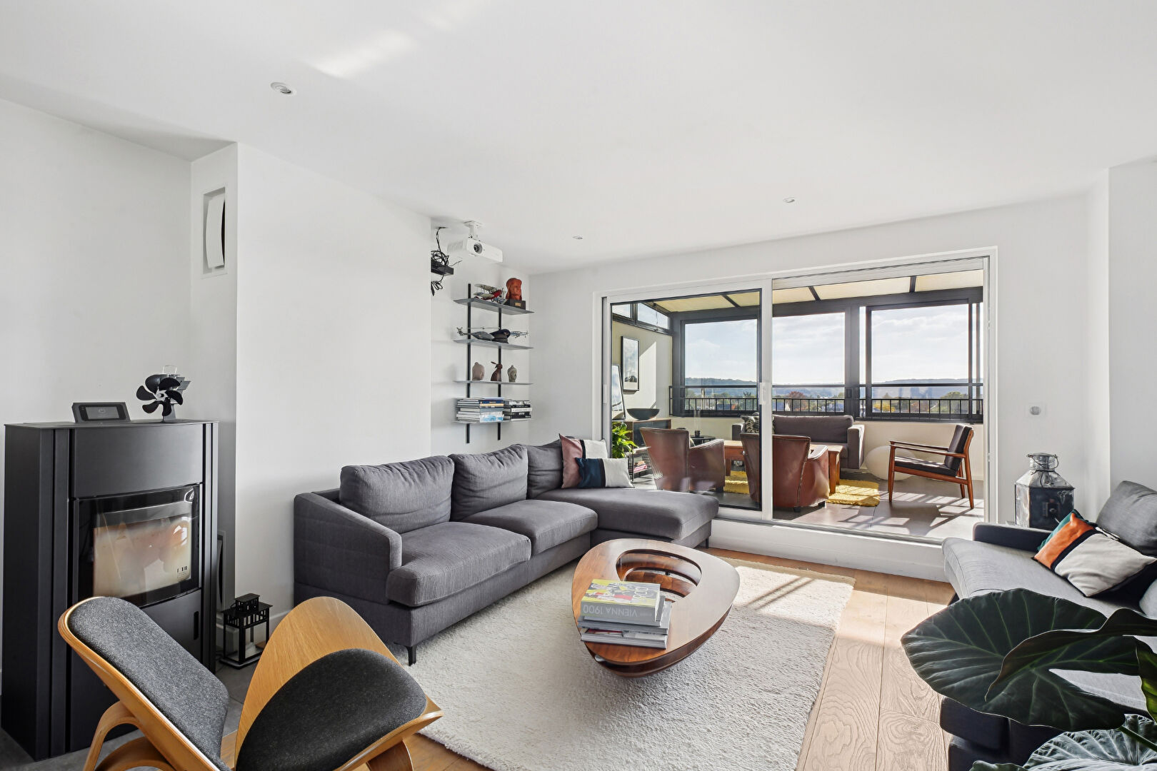 Superbe APPARTEMENT 5 pièces en duplex lumineux de 124 m² avec terrasse couverte  de 28 m² plein sud à 8 mn RER