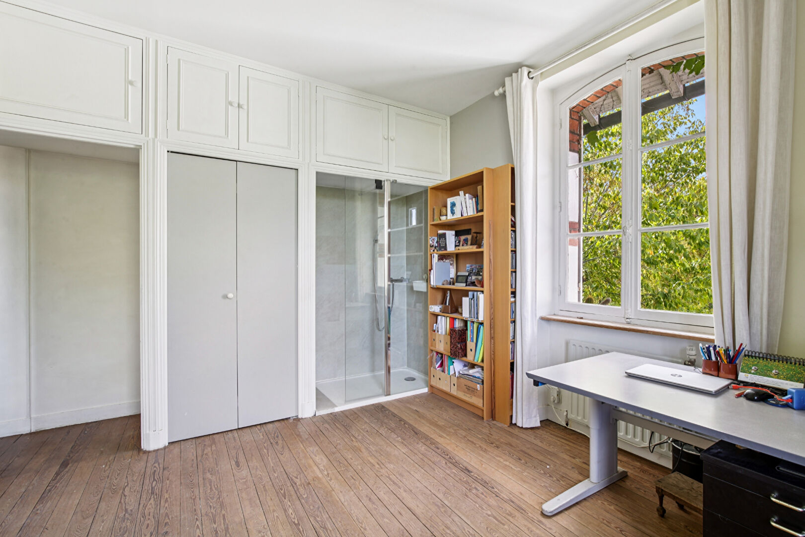 BAS DE CHATOU Maison familiale de charme avec un terrain de 800 m² au calme à 13 min à pied du RER