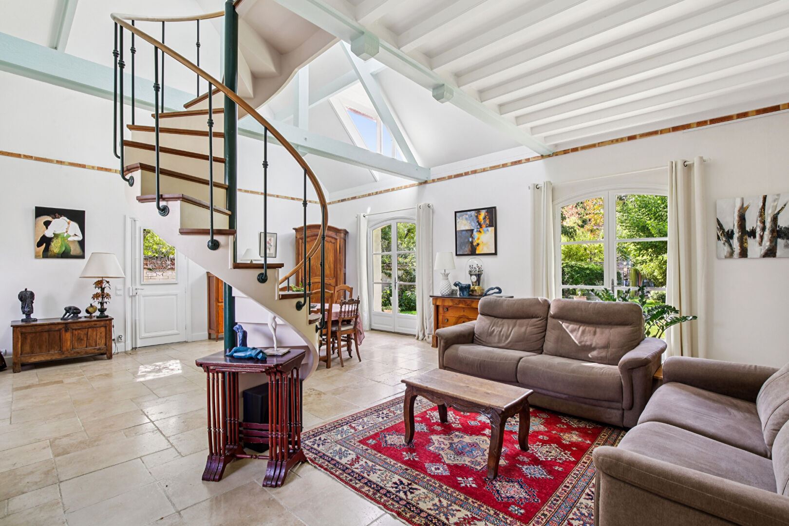 BAS DE CHATOU Maison familiale de charme avec un terrain de 800 m² au calme à 13 min à pied du RER