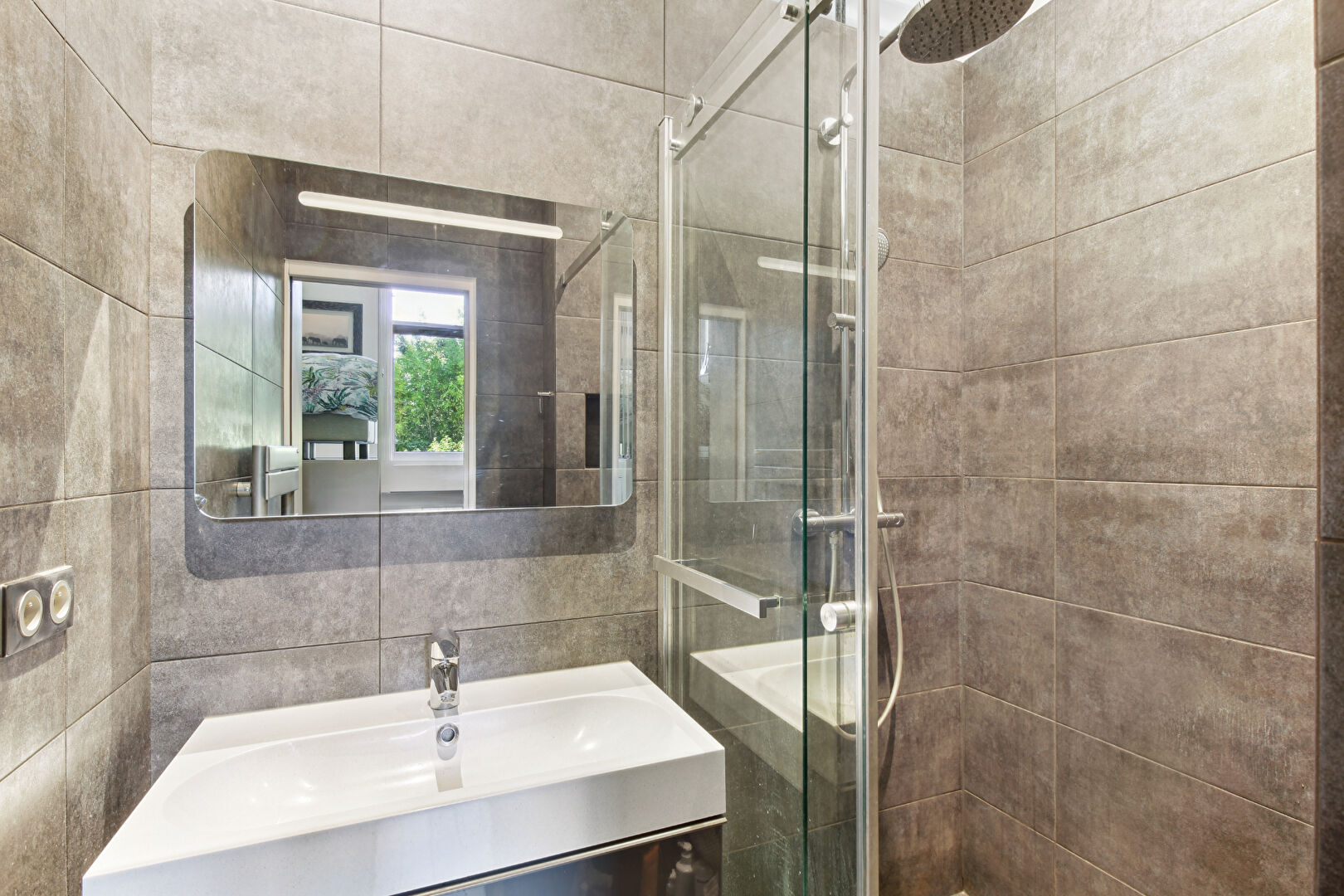 Appartement situé à CHATOU avec 3 chambres de 98 m2 avec jardin de 100 m² à 10 mn du RER