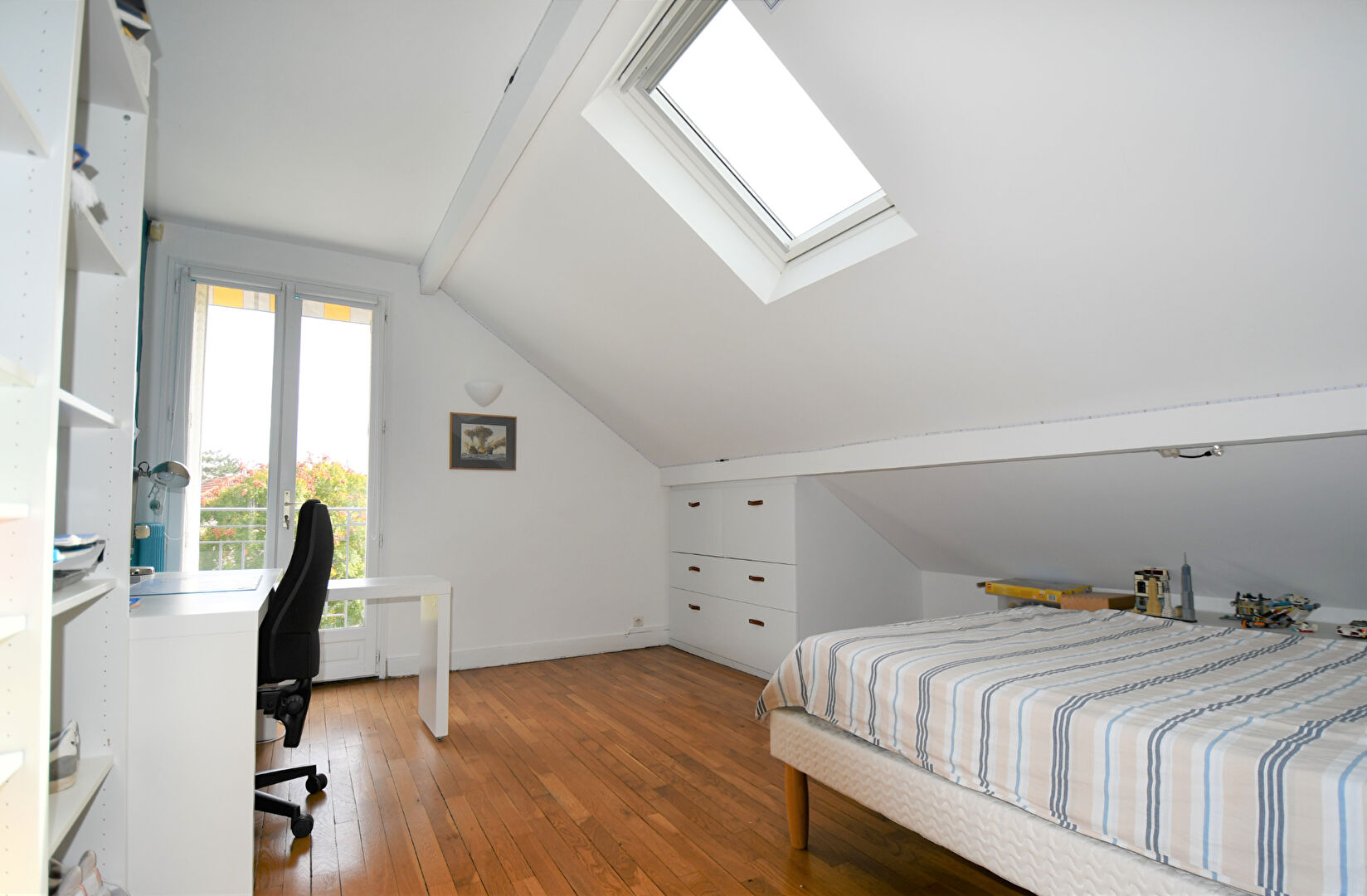 Maison située au Vésinet de 185 m2 au sol sur 649m² de terrain à 14 mn du RER